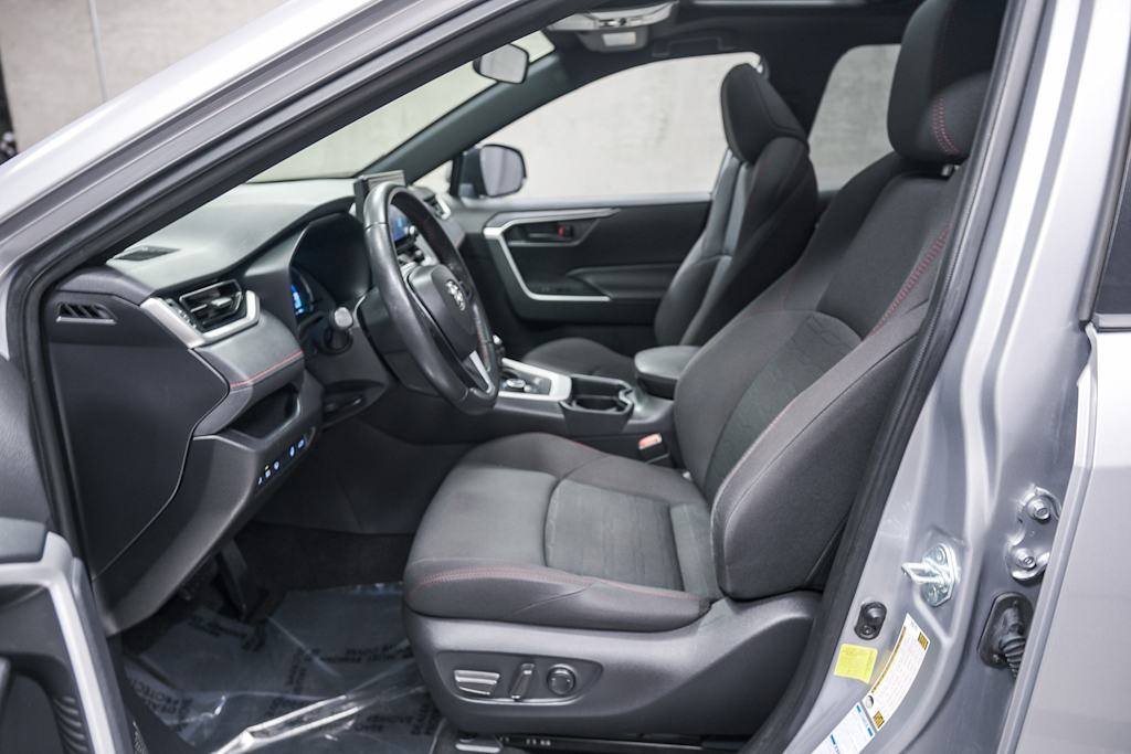 Thumbnail: 2021 Toyota RAV4 - 12