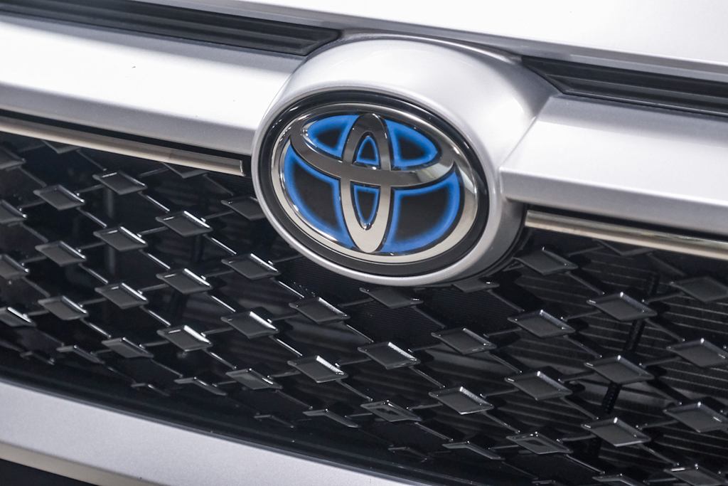 Thumbnail: 2021 Toyota RAV4 - 7