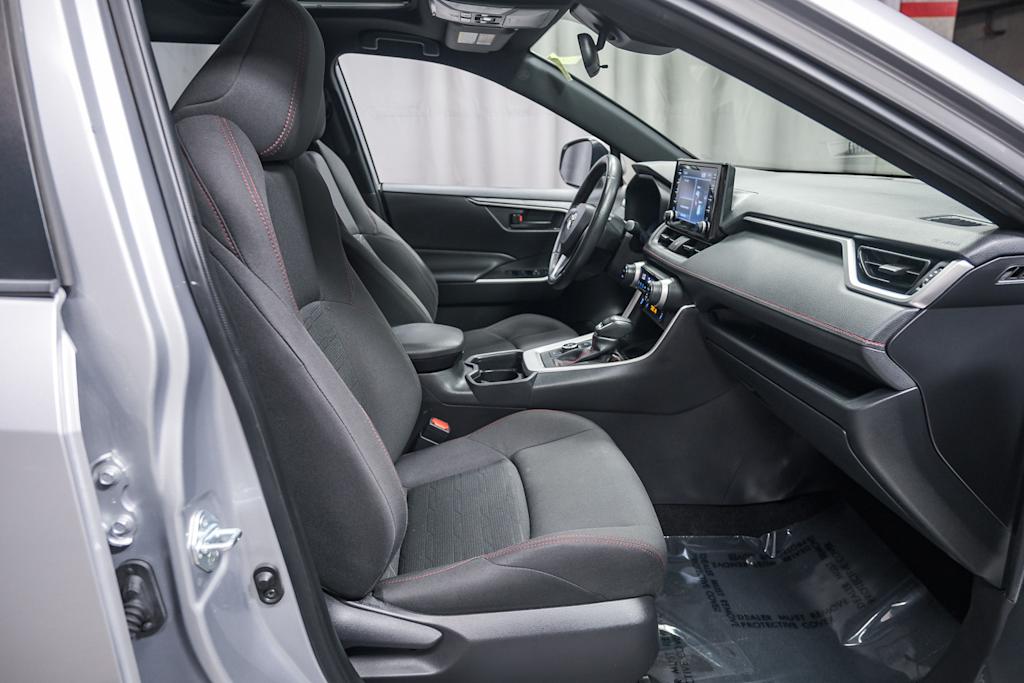 Thumbnail: 2021 Toyota RAV4 - 11