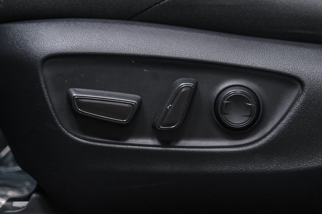 Thumbnail: 2023 Toyota RAV4 - 24