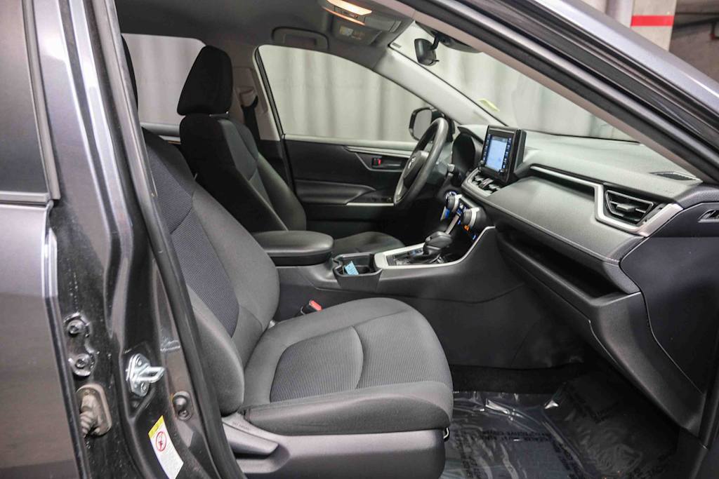 Thumbnail: 2019 Toyota RAV4 - 11