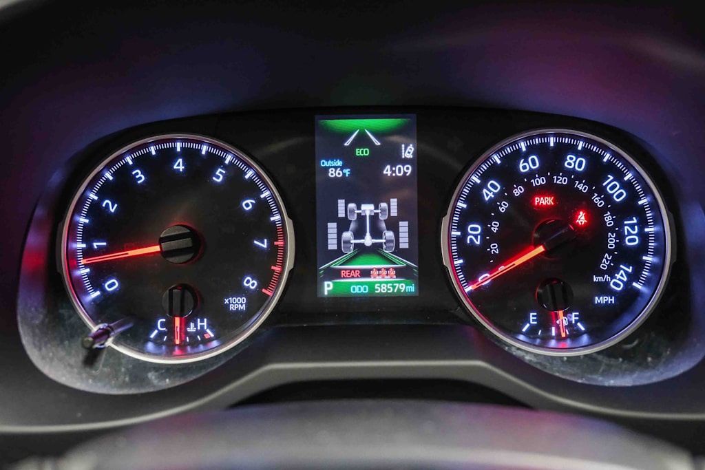 Thumbnail: 2019 Toyota RAV4 - 16