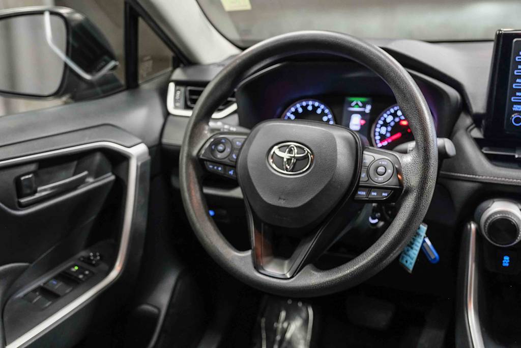 Thumbnail: 2019 Toyota RAV4 - 10