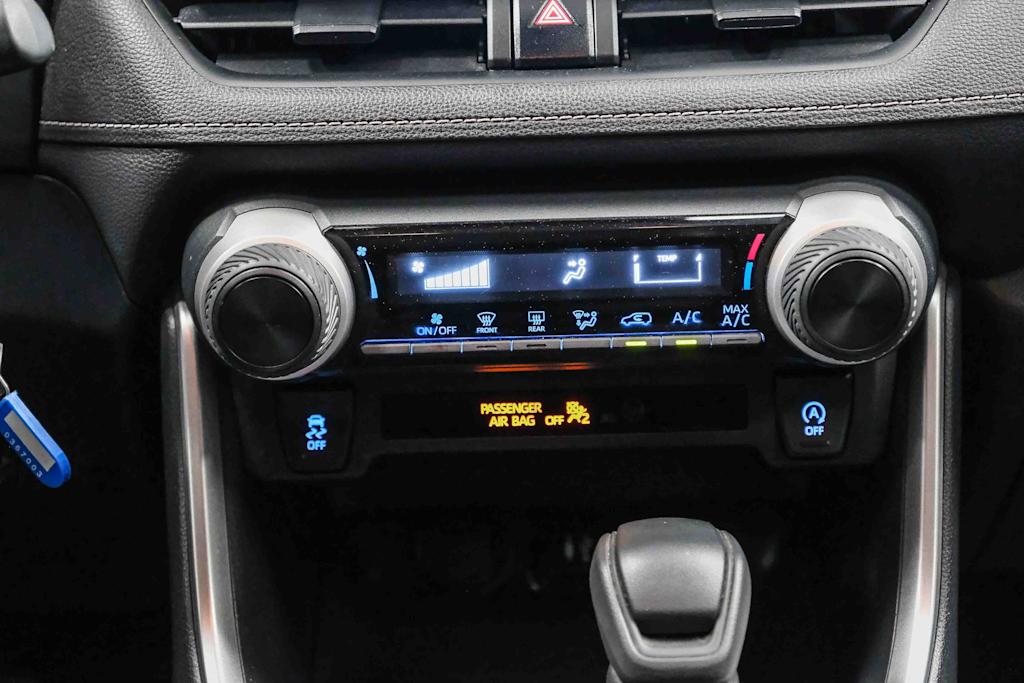 Thumbnail: 2019 Toyota RAV4 - 25