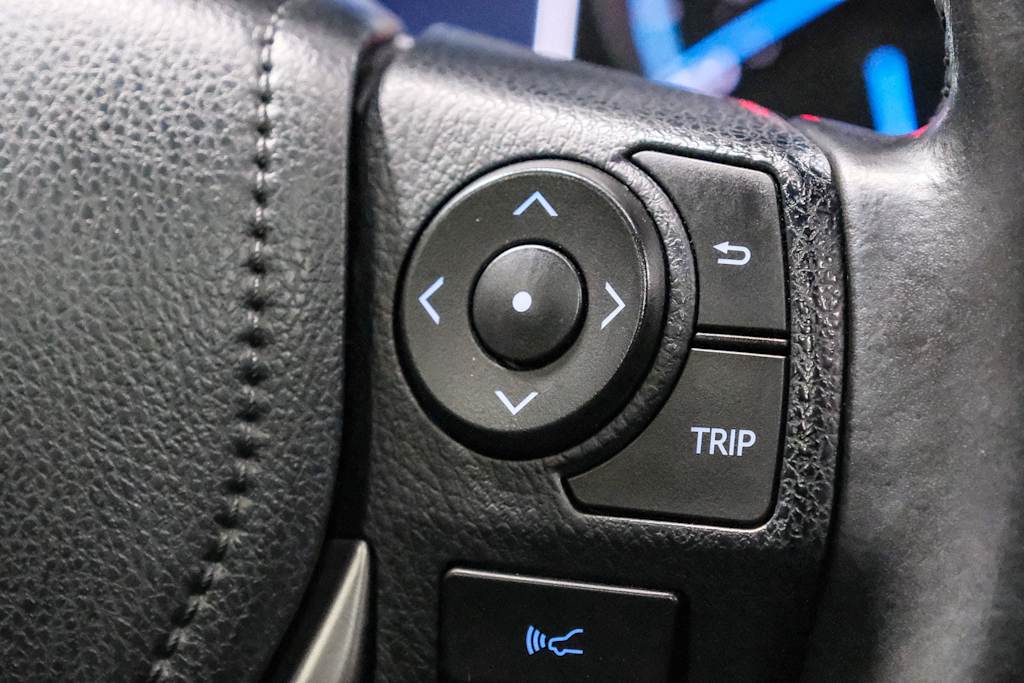 Thumbnail: 2018 Toyota RAV4 - 27