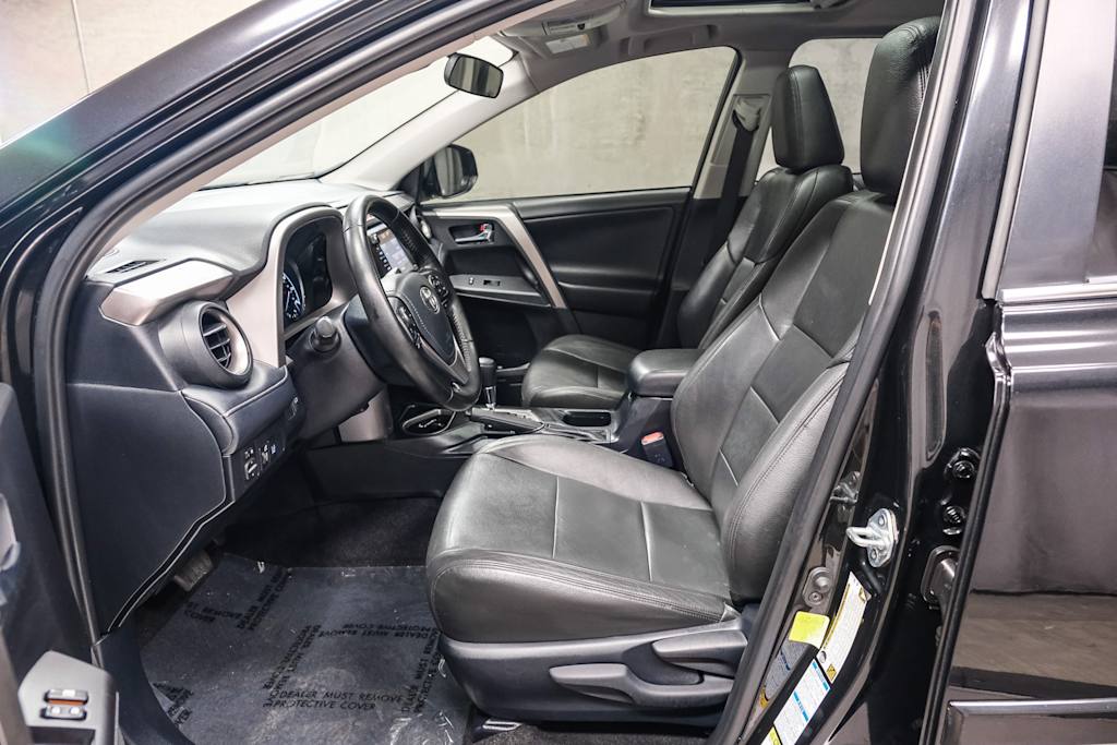 Thumbnail: 2018 Toyota RAV4 - 12