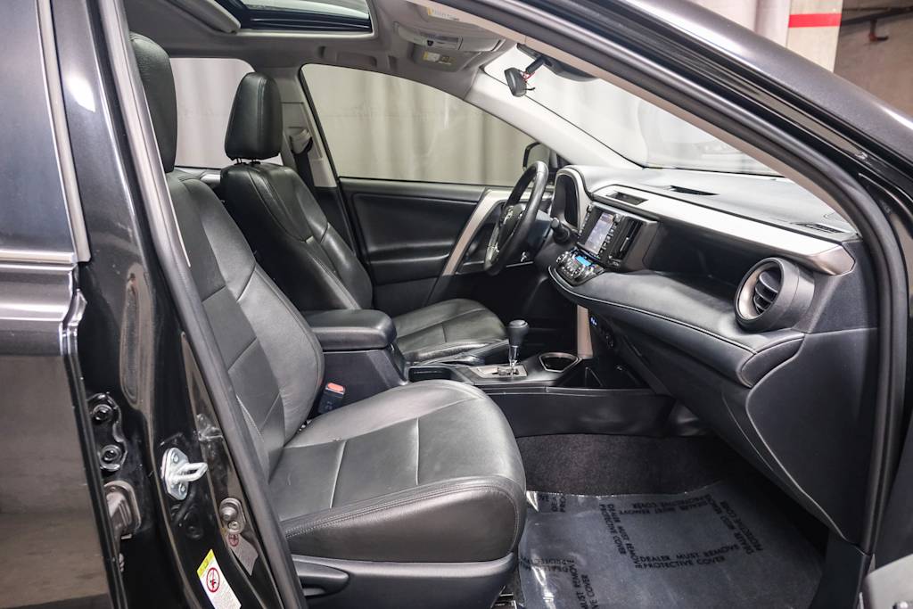 Thumbnail: 2018 Toyota RAV4 - 11