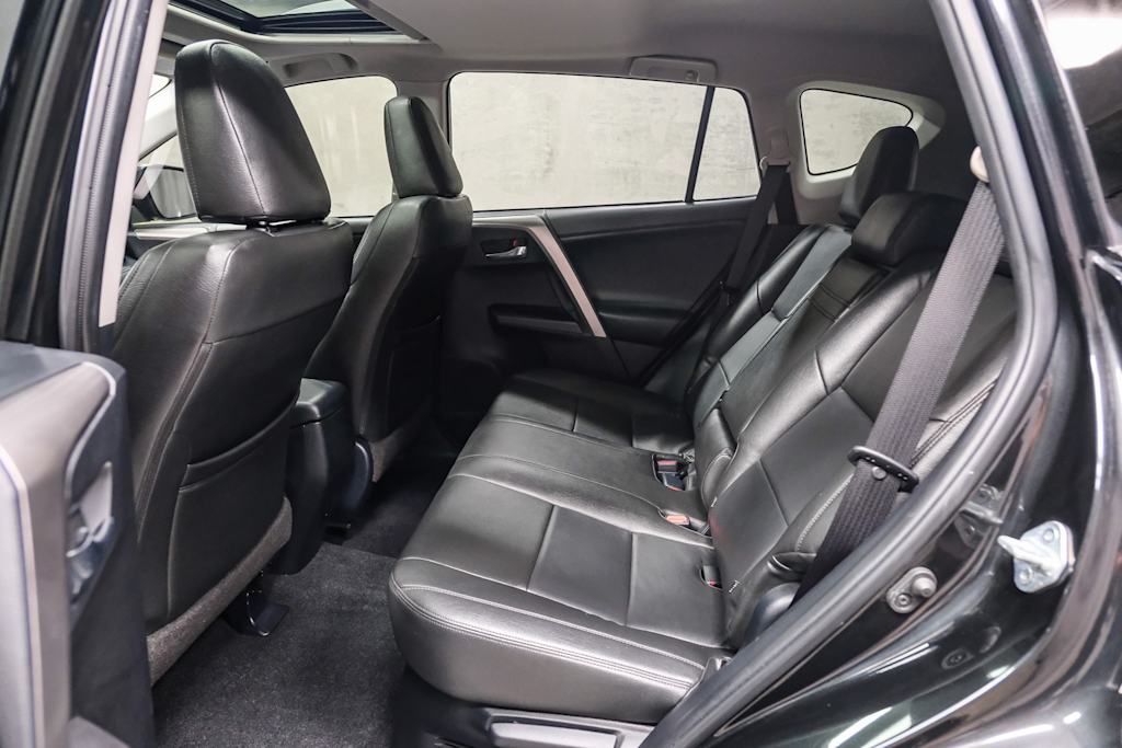 Thumbnail: 2018 Toyota RAV4 - 13