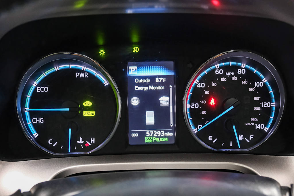 Thumbnail: 2018 Toyota RAV4 - 16