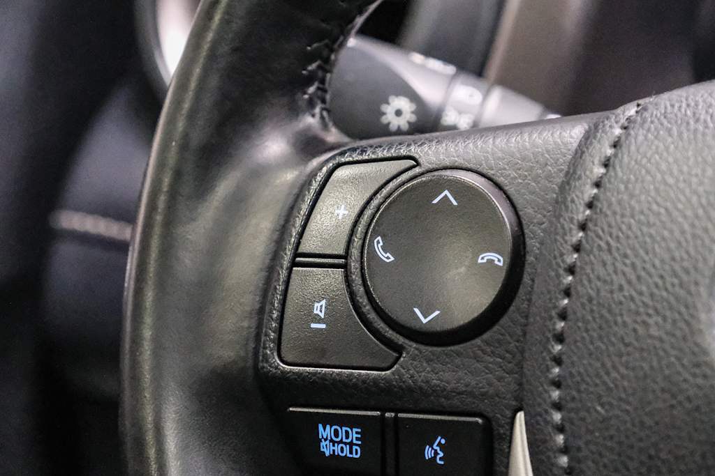 Thumbnail: 2018 Toyota RAV4 - 28