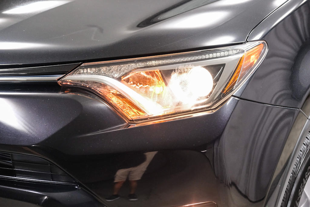 Thumbnail: 2018 Toyota RAV4 - 23