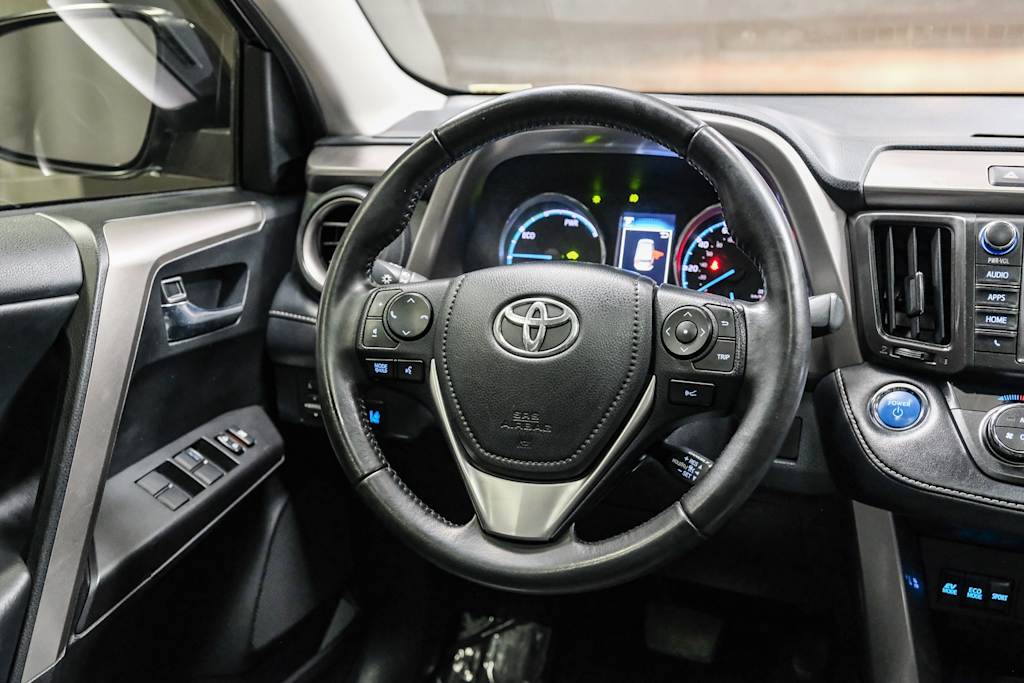 Thumbnail: 2018 Toyota RAV4 - 10