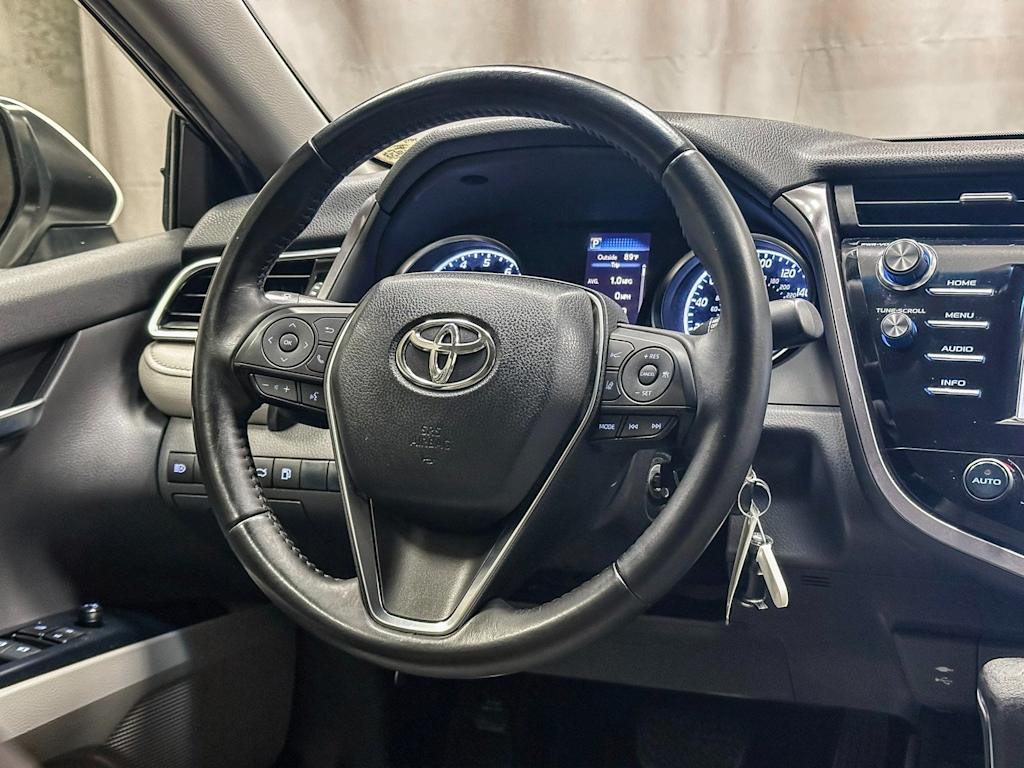 2018 Toyota Camry SE 6