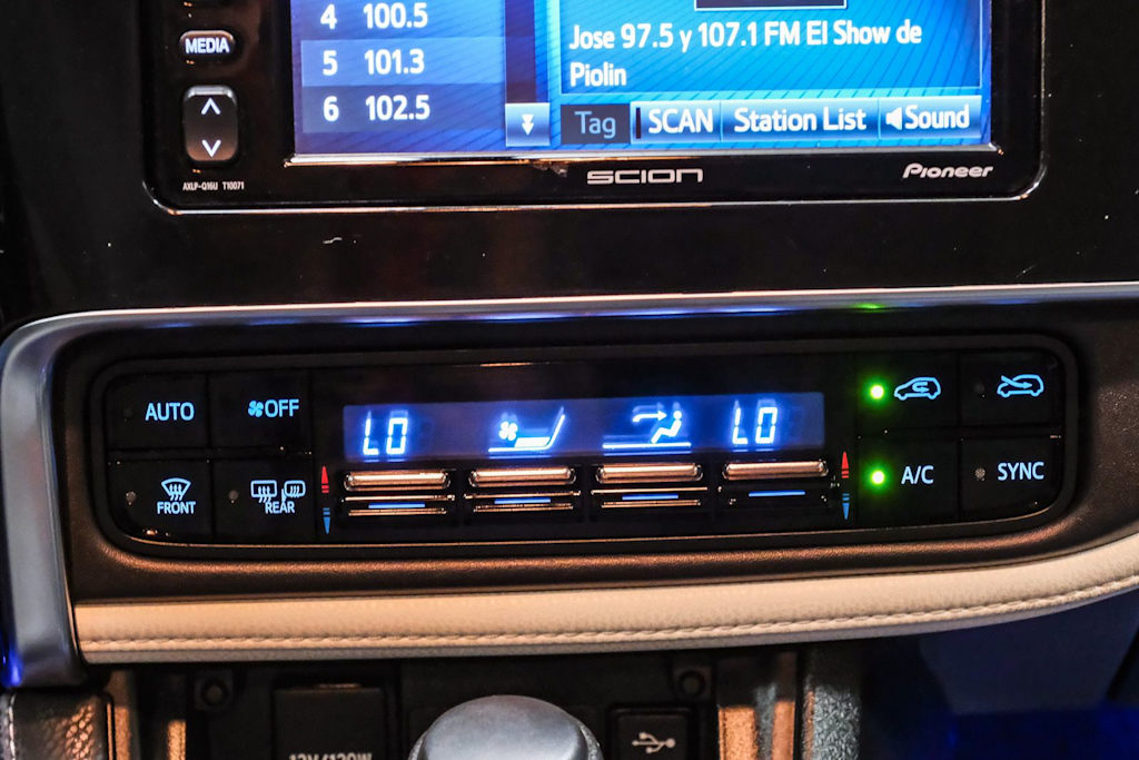 Thumbnail: 2016 Scion iM - 26