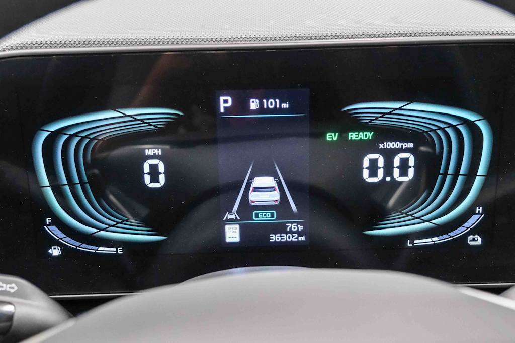 Thumbnail: 2023 Kia Niro - 16
