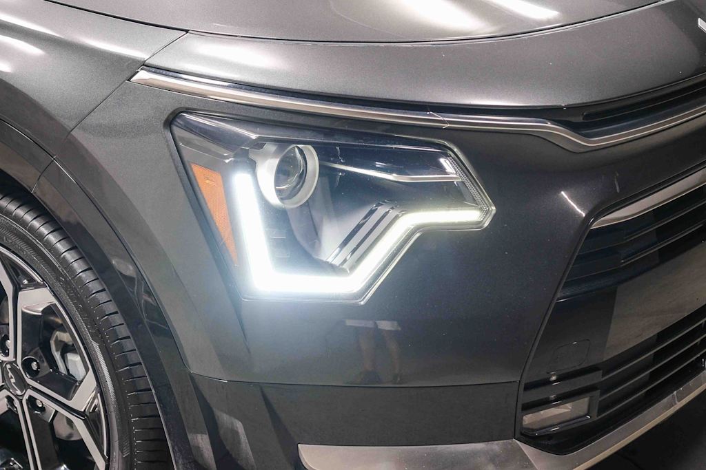 Thumbnail: 2023 Kia Niro - 23