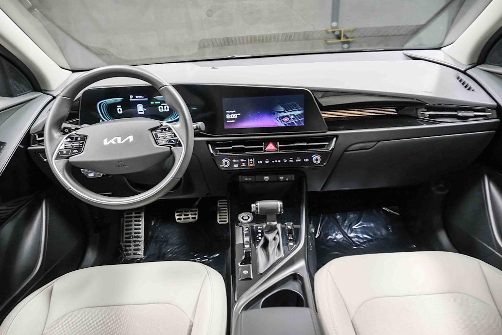 Thumbnail: 2023 Kia Niro - 2