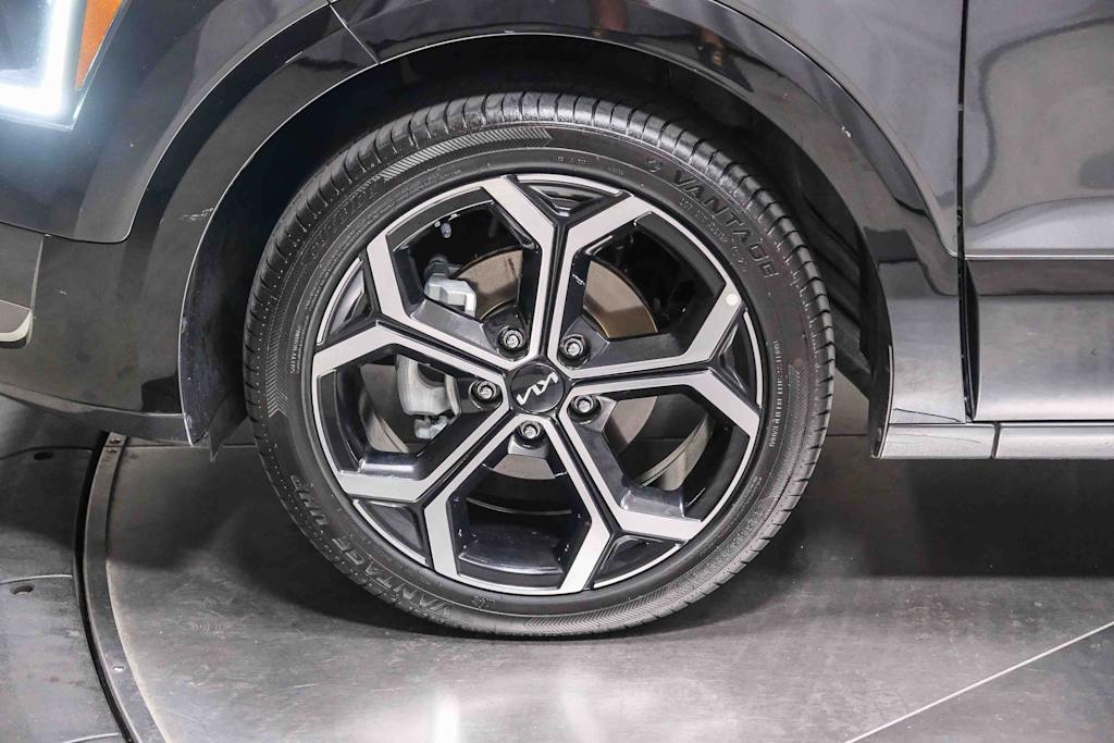 Thumbnail: 2023 Kia Niro - 20