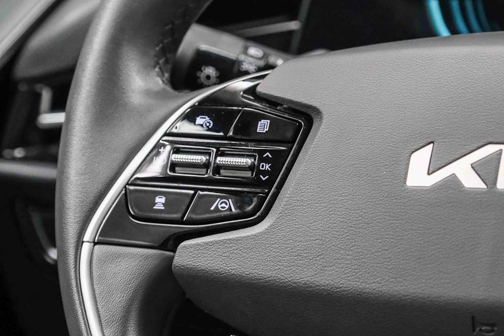 Thumbnail: 2023 Kia Niro - 27
