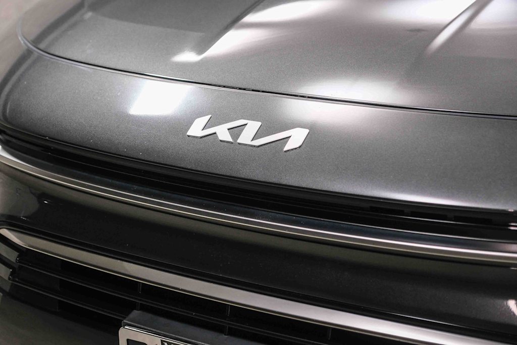 Thumbnail: 2023 Kia Niro - 7