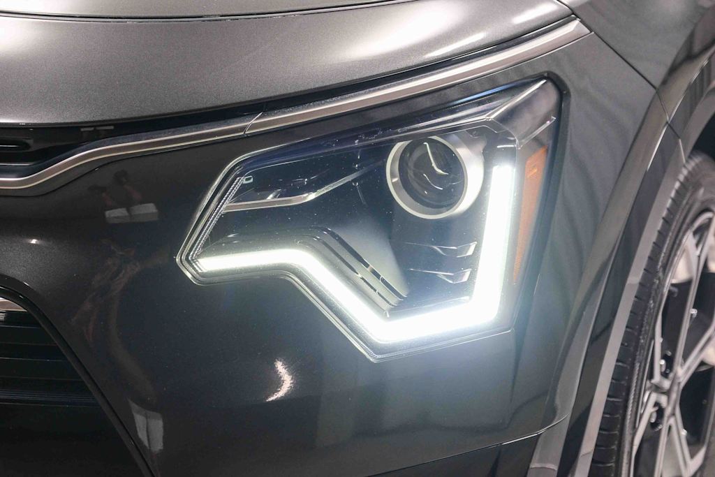 Thumbnail: 2023 Kia Niro - 22