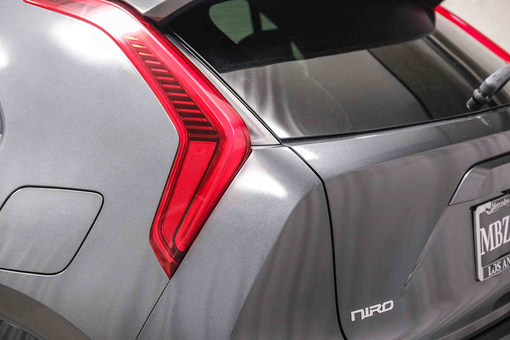 Thumbnail: 2023 Kia Niro - 11