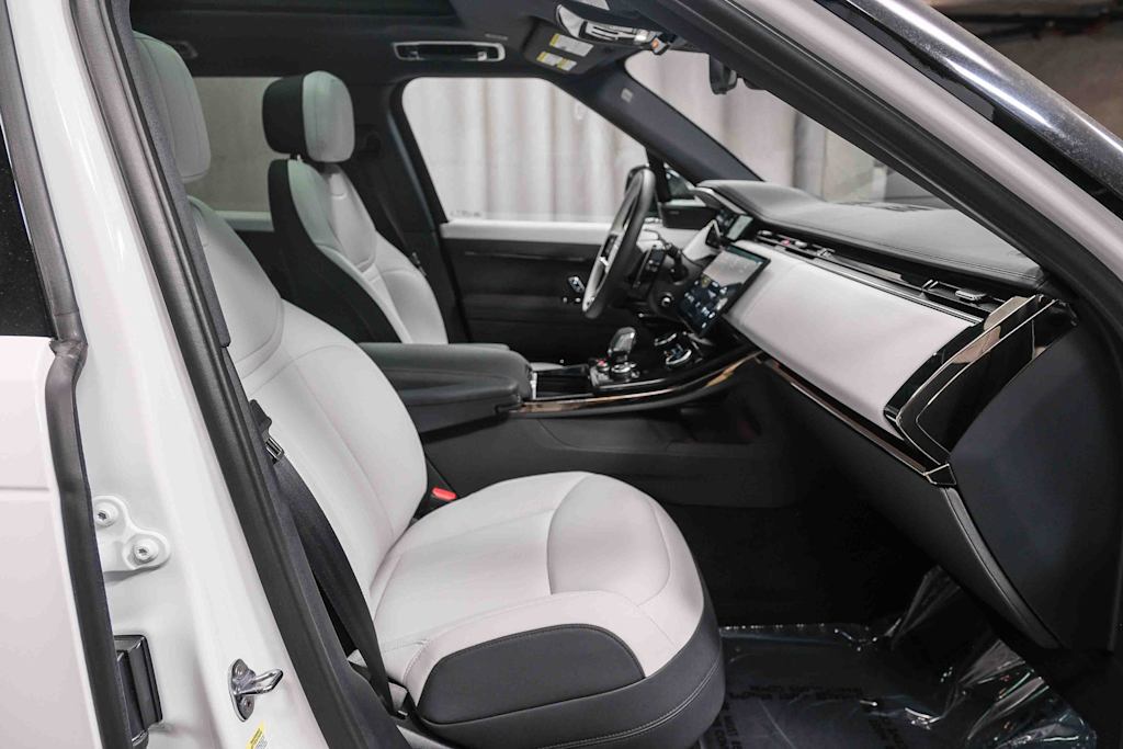 Thumbnail: 2023 Land Rover Range Rover Sport - 9