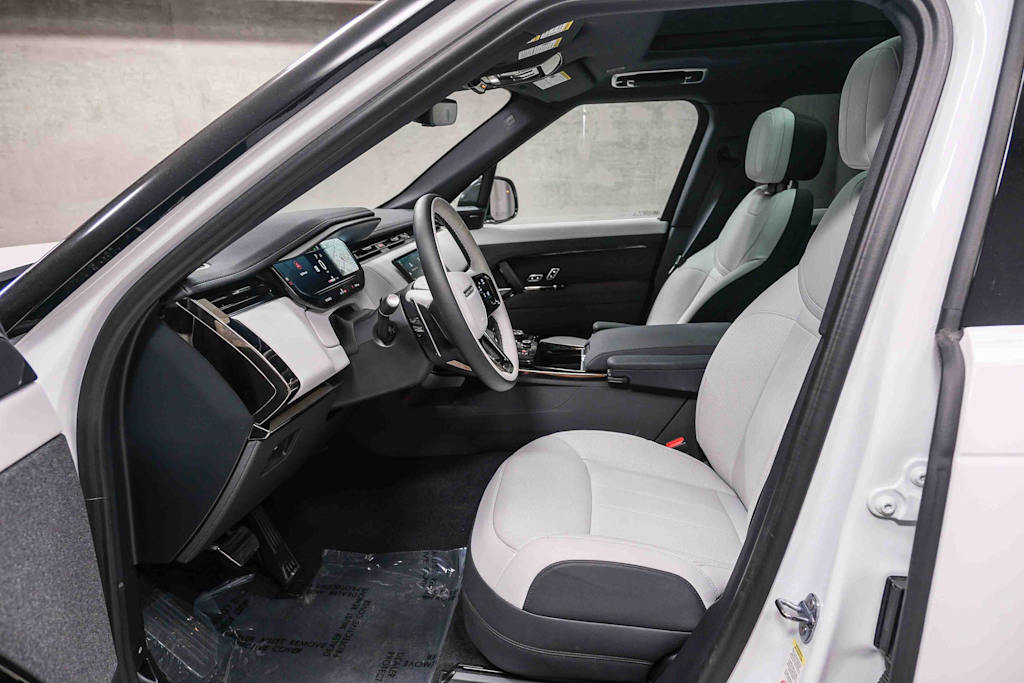 Thumbnail: 2023 Land Rover Range Rover Sport - 10