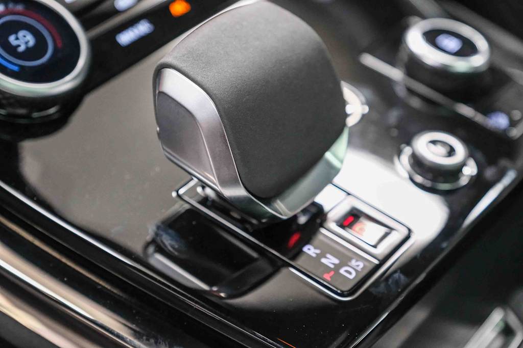 Thumbnail: 2023 Land Rover Range Rover Sport - 13