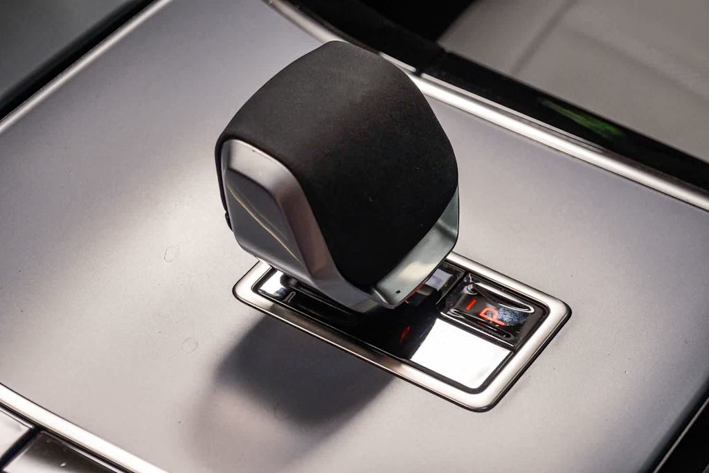Thumbnail: 2025 Land Rover Range Rover Evoque - 16