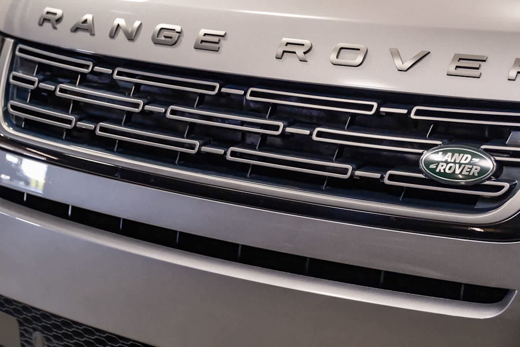 Thumbnail: 2025 Land Rover Range Rover Evoque - 6
