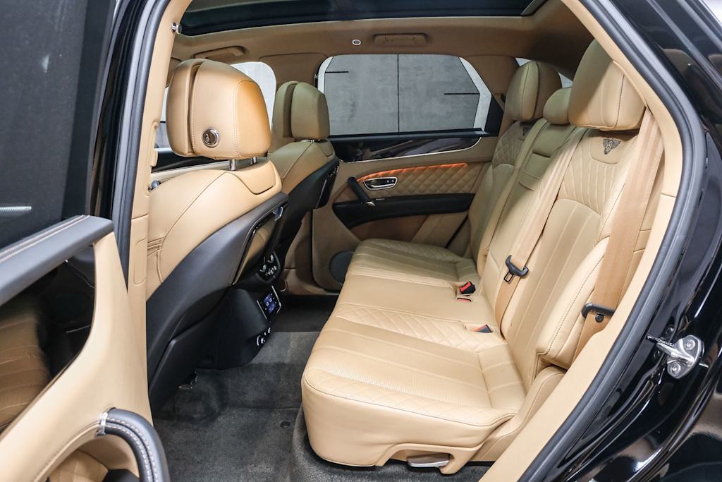 Thumbnail: 2018 Bentley Bentayga - 13