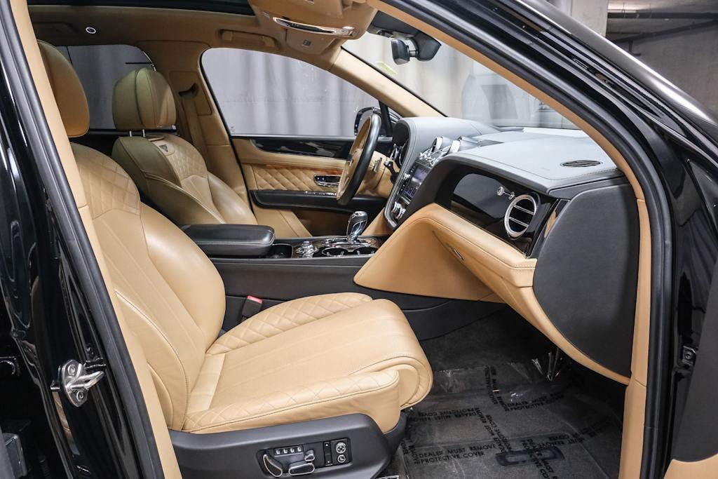 Thumbnail: 2018 Bentley Bentayga - 11