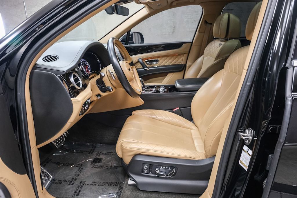 Thumbnail: 2018 Bentley Bentayga - 12