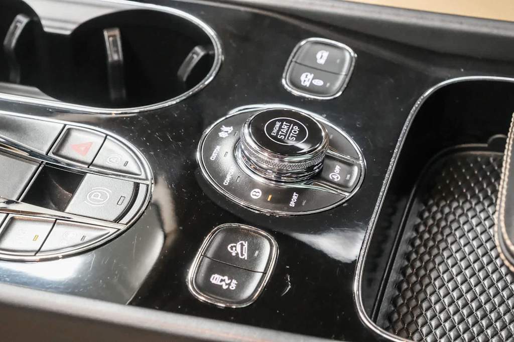 Thumbnail: 2018 Bentley Bentayga - 28