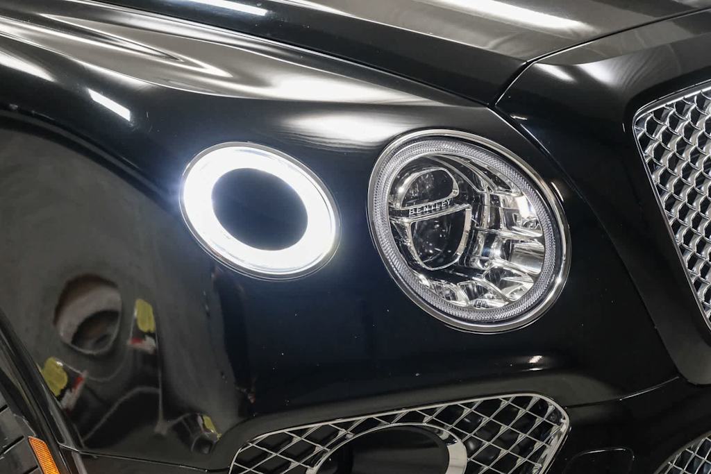 Thumbnail: 2018 Bentley Bentayga - 23