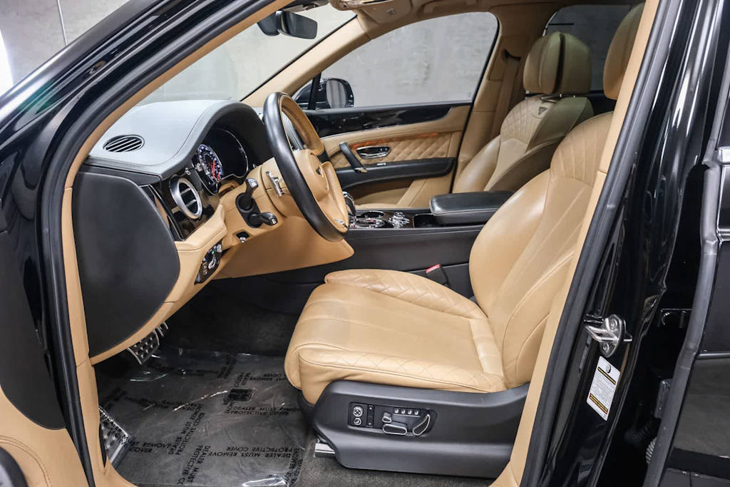 Thumbnail: 2018 Bentley Bentayga - 11