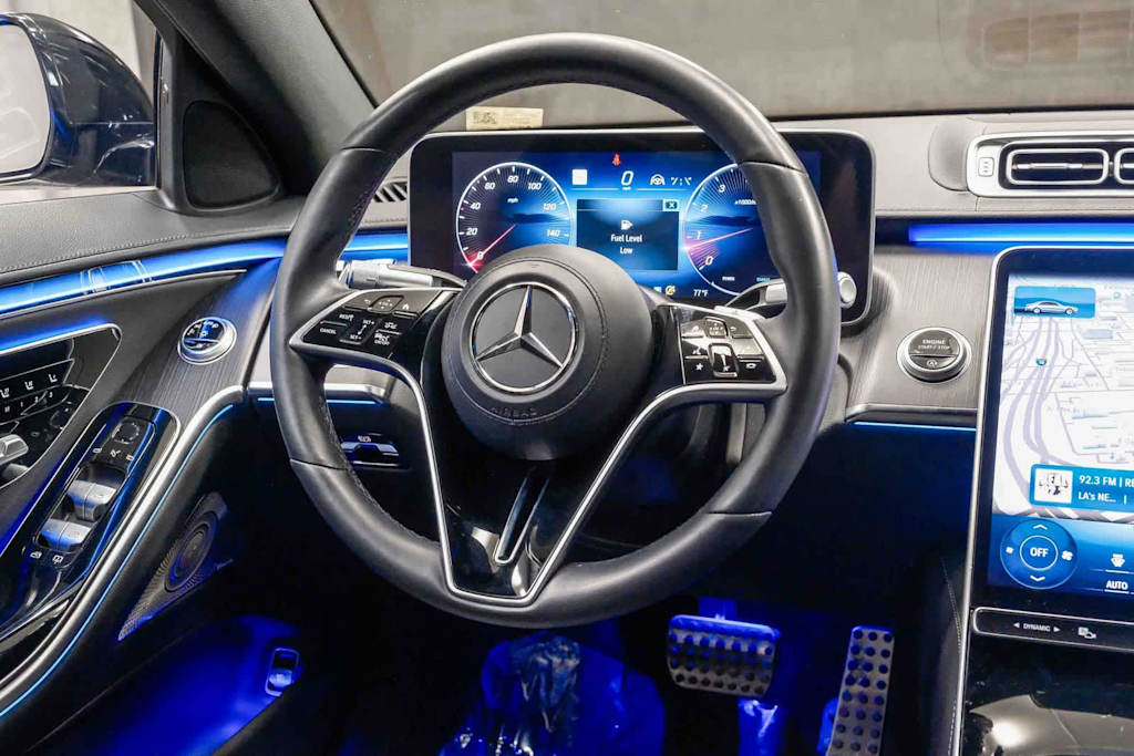 Thumbnail: 2023 Mercedes-Benz S-Class - 8