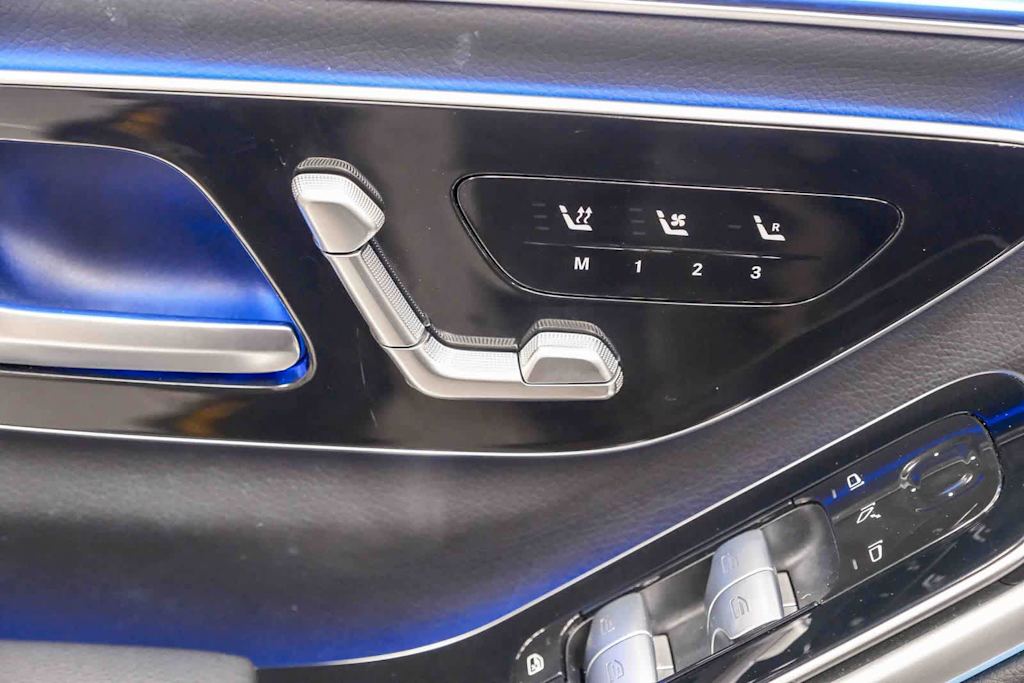 Thumbnail: 2023 Mercedes-Benz S-Class - 28