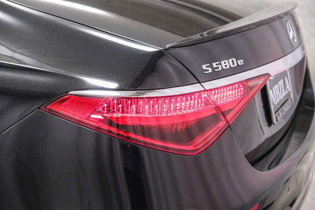 Thumbnail: 2023 Mercedes-Benz S-Class - 17