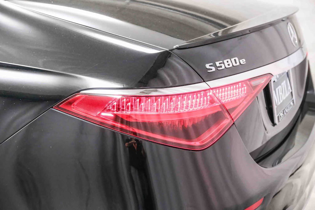 Thumbnail: 2024 Mercedes-Benz S-Class - 17