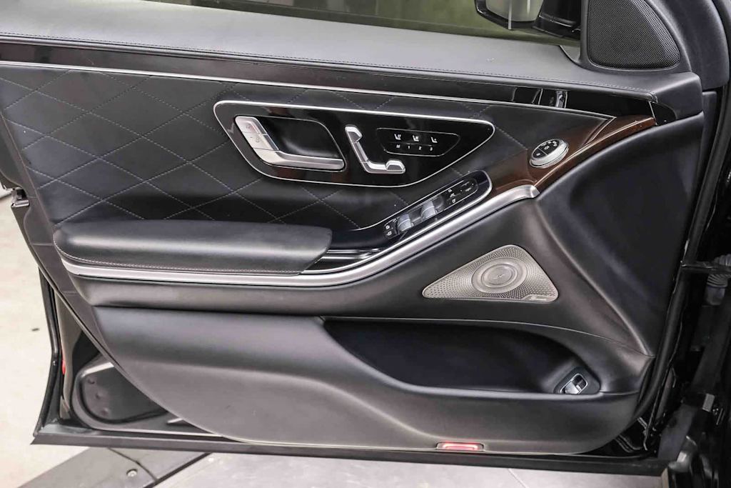 Thumbnail: 2024 Mercedes-Benz S-Class - 28