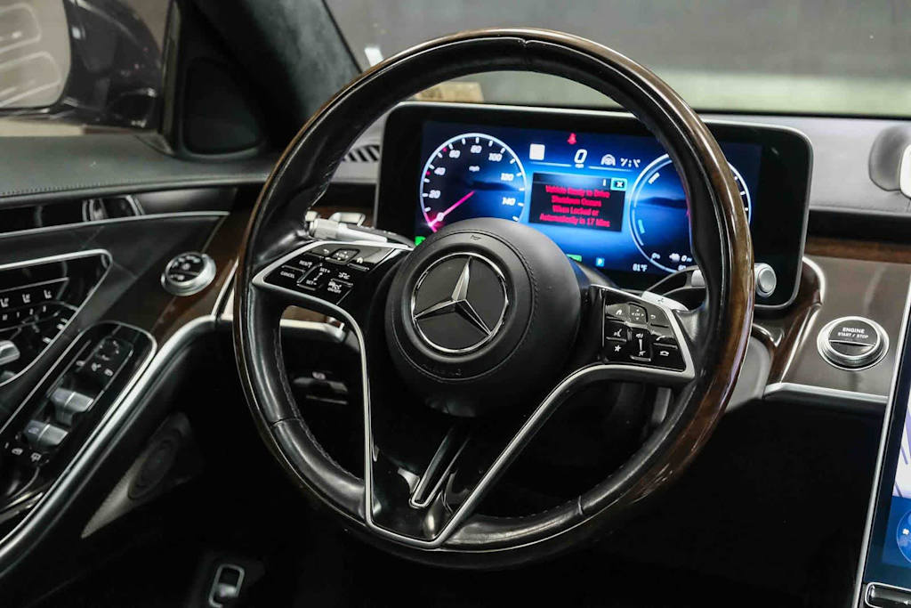 Thumbnail: 2024 Mercedes-Benz S-Class - 9