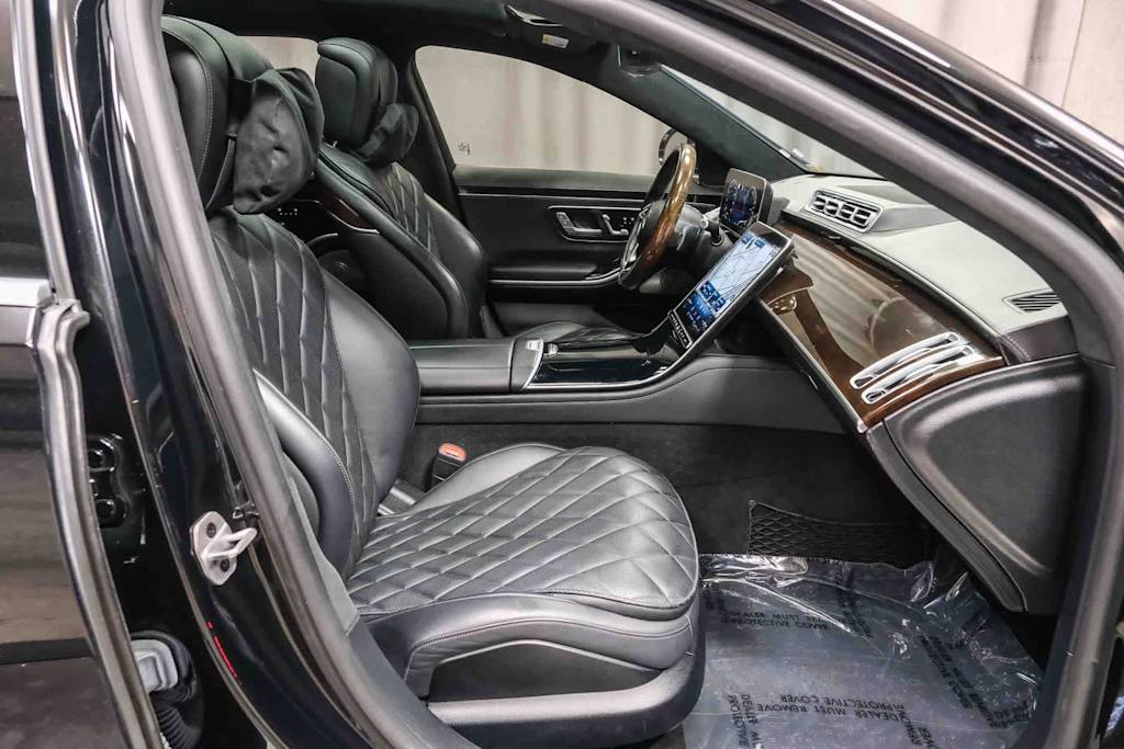 Thumbnail: 2024 Mercedes-Benz S-Class - 10