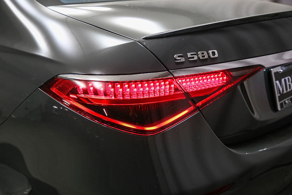 2025 Mercedes-Benz S-Class S 580 22