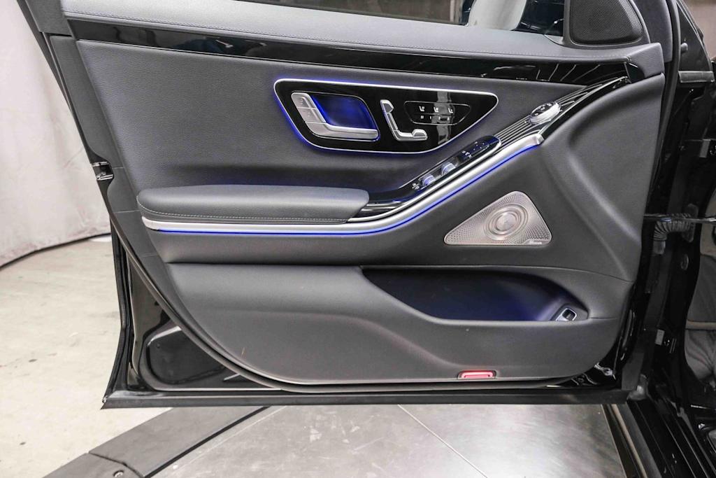 Thumbnail: 2023 Mercedes-Benz S-Class - 23