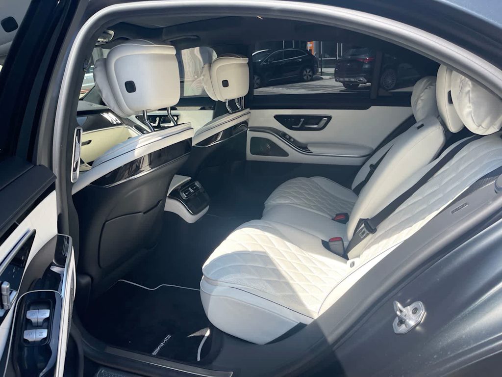 Thumbnail: 2023 Mercedes-Benz S-Class - 4