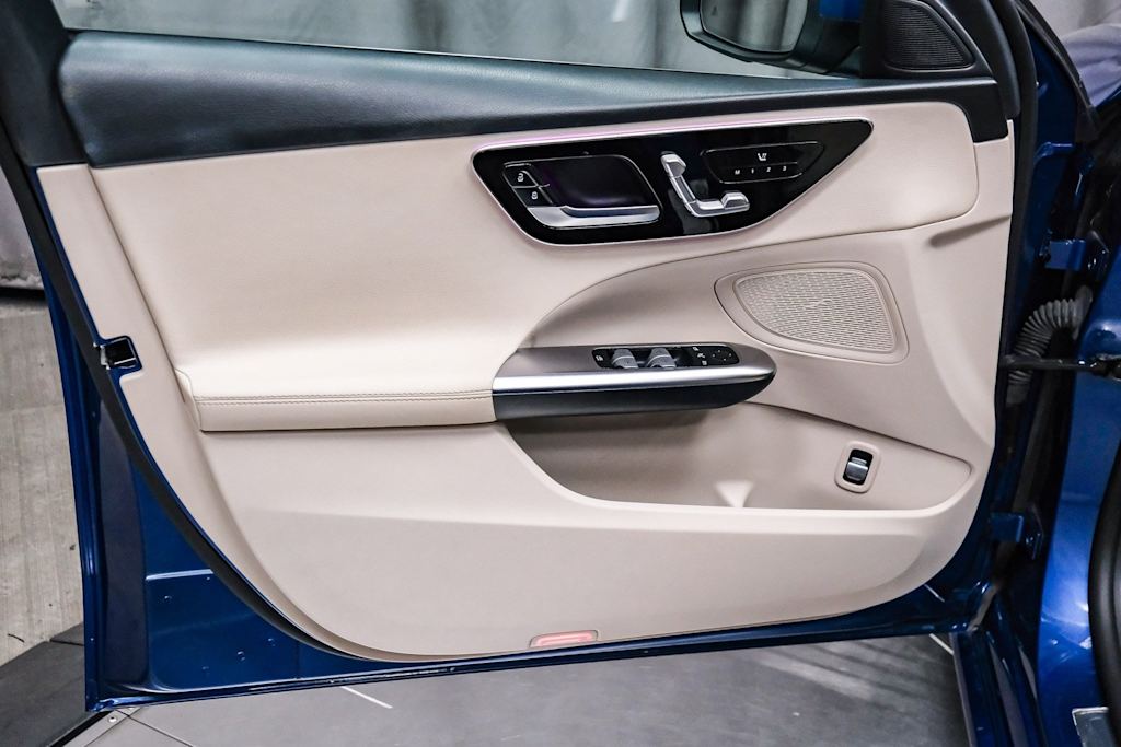 Thumbnail: 2022 Mercedes-Benz C-Class - 24