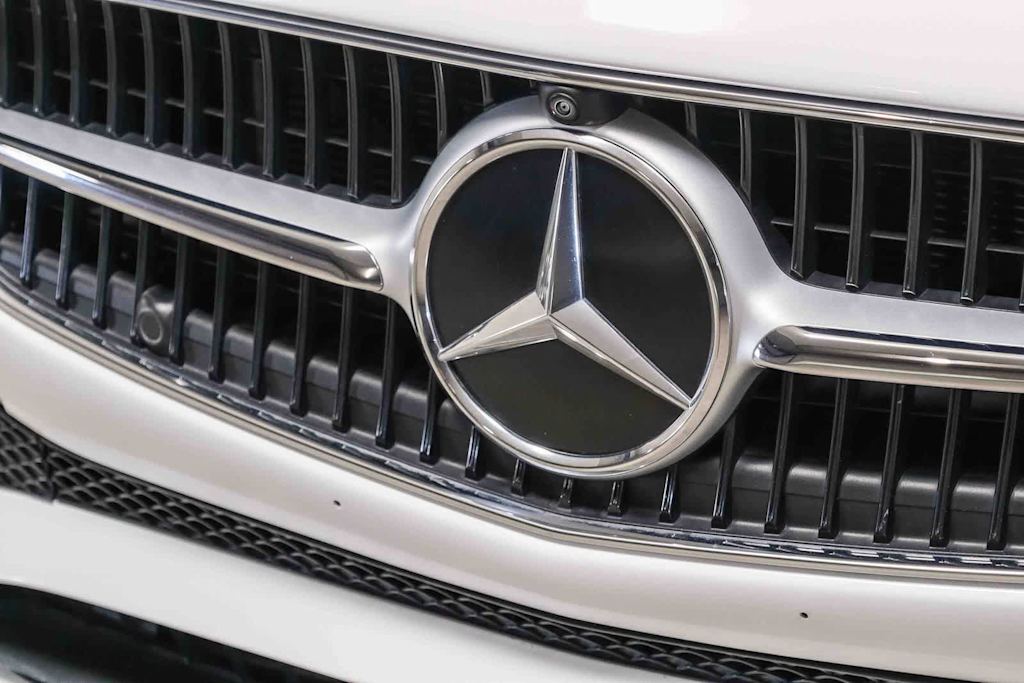 Thumbnail: 2023 Mercedes-Benz C-Class - 7