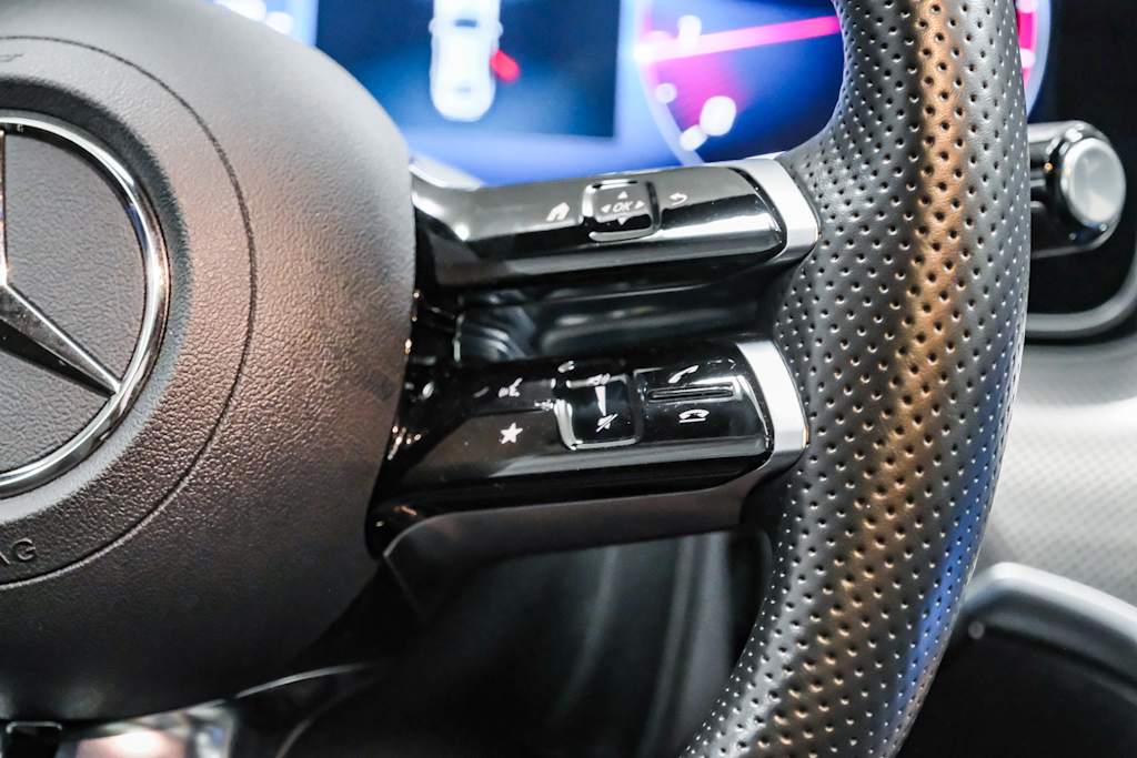Thumbnail: 2023 Mercedes-Benz C-Class - 25